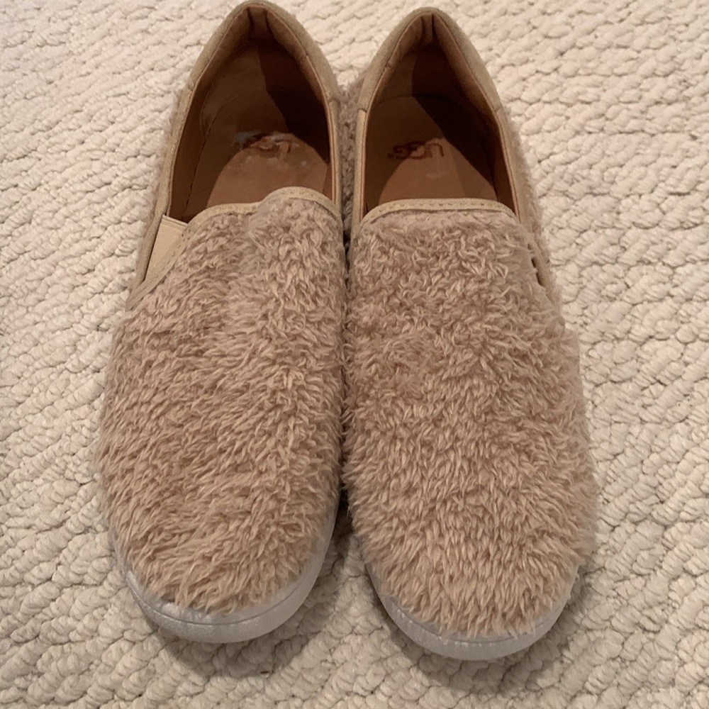 UGG Ricci Sneaker. Size 8. Great condition.